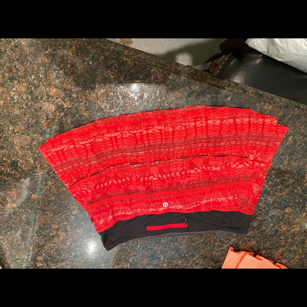 Lululemon 8 Pace Setter Make Davie Run Crazy Print - image 2